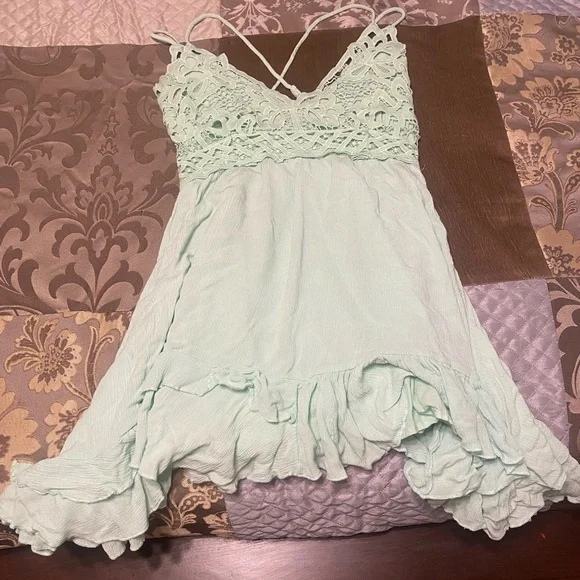 Chelsea & Violet Green Mini Dress with Lace Detail - Picture 2 of 3